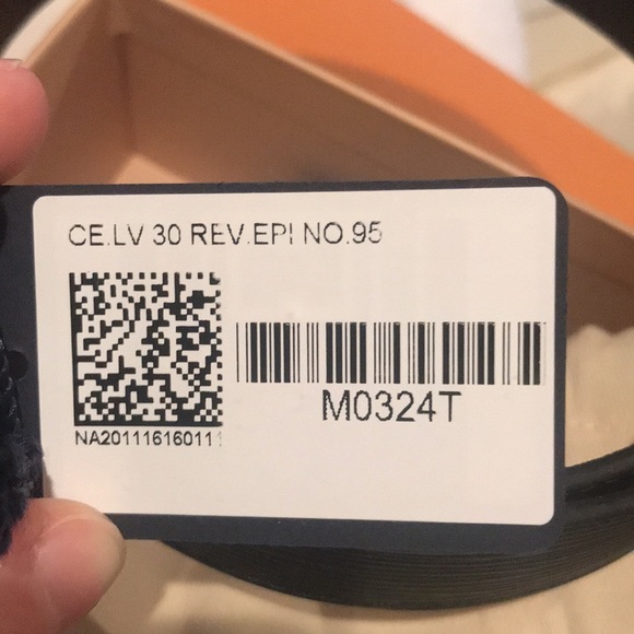 LV INITIALES 30MM REVERSIBLE BELT - Picture 9 of 10